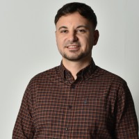 Robert Nagy Email