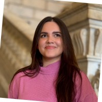 Livia Ferraz Email