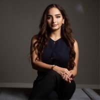 Hasti Dehdashti Email