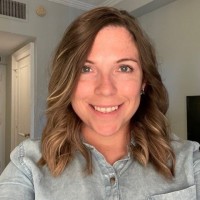 Suzanne Lyons Email & Phone Number