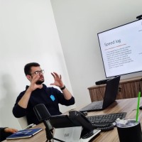 Giovani Negru Email