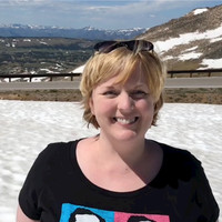 Palm Springs Art Museum Employee Julie Hoogland's profile photo