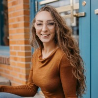 SocialNicole Employee Emma Kaiser's profile photo