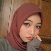 Makeup Artist / Hairstylist Employee Riantika Dewi's profile photo