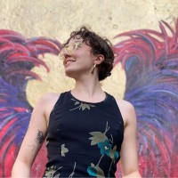 Thais Lloyd Email & Phone Number