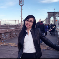 Brooklyn Spectacles Employee Jenny's profile photo