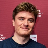 E-mail e número de telefone de Harry Davies