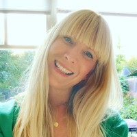 Elle Whiteley Email