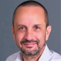 E-mail e número de telefone de Leonardo Salado