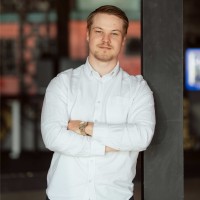 Lukas Dolk Email