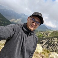Erik Németh Email