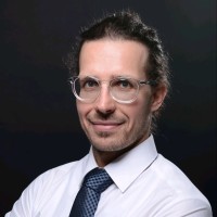 Kai Träder Email
