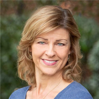 Lisa Edwards Email & Phone Number