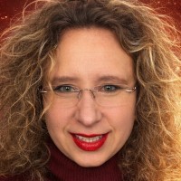 Nadine Kleinen Email