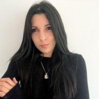 JLL Latin America Employee Laura Flores's profile photo