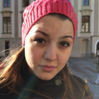 Szilvia Lukacsi Email