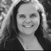 DeckHardware Employee Melissa Yeomans's profile photo