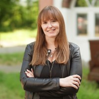 Nadja Krug Email