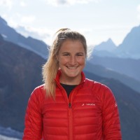 Lucia Toth Email