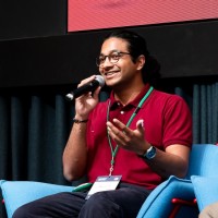 Davin Karunanayake Email