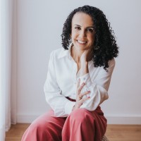 Renata Costa Email