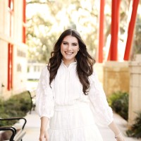 Curious Jane Employee Carolyn Paganis's profile photo