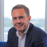 E-mail e número de telefone de Francesco Perta