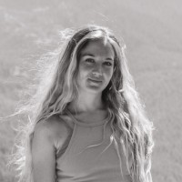 Julia Simmons Email