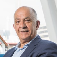 E-mail e número de telefone de Gus Markou