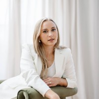 Julia Nauer