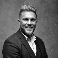 Thomas Deroubaix Email