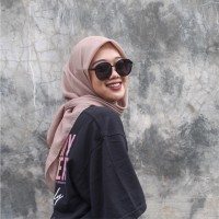 Lis Sulastri Email