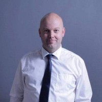 Let's build IT Employee Robin Dekker's profile photo
