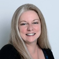 tag Employee Linda Carson's profile photo