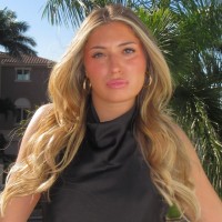 BARE Blends Employee Lindsey Homan's profile photo