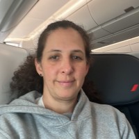 Esther Zaga Email