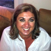Zina Nouri Email