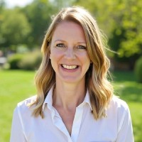 Nadine Meinen Email