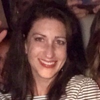 Crate and Barrel Employee Erin Davis's profile photo