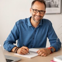 Escola d'Osteopatia de Barcelona Employee Óscar Amigo's profile photo