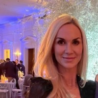 O2 Employee Shelley Beeson's profile photo