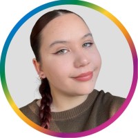 Zuza Minakowska Email