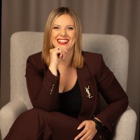 Aleksandra Wnuk Email