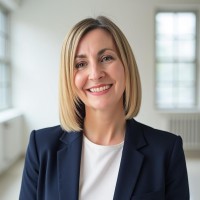 JLL Employee Julie Sumner's profile photo