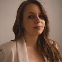 Anastasiya Kazhapenka Email