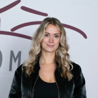 Jana Lübker Email