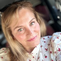 Liz Jones Email & Phone Number