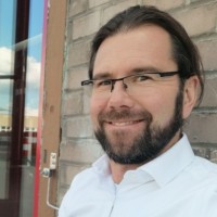 Daniel Höh Email