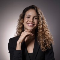 Beatriz Queiroz Email