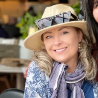 Dionne Quinlivan Email & Phone Number